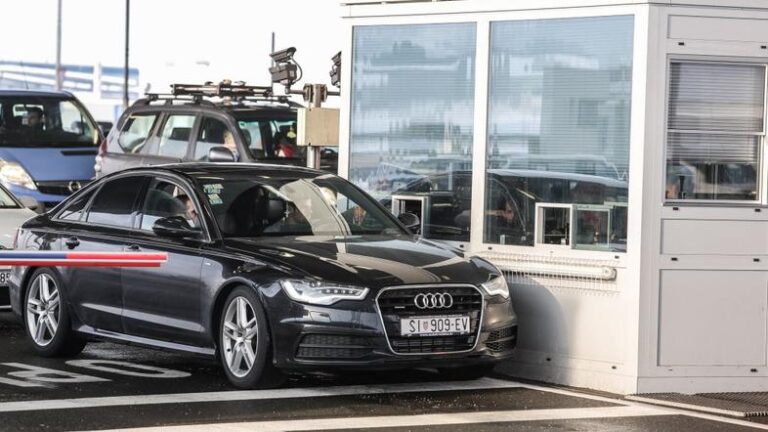 Hiteli k hudo poškodovanemu sinu: poteza voznika črnega audija, ki je utišala vse kritike Slika je simbolična | FOTO: Saša Despot