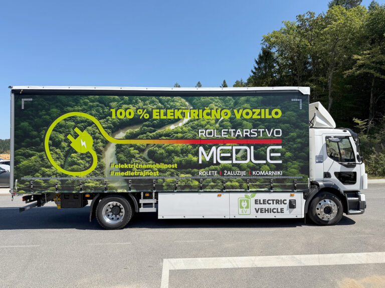 Roletarstvo Medle s prvim električnim tovornjakom na sončno energijo – korak bližje brezogljični prihodnosti