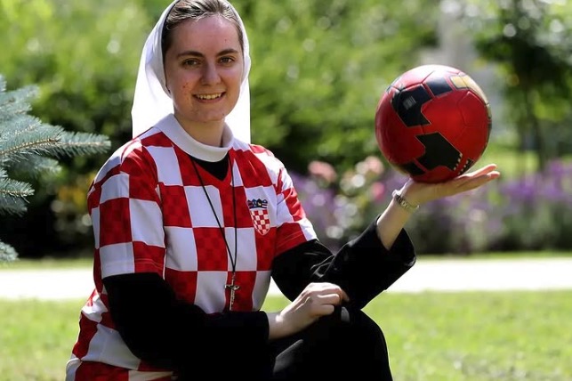 GROZA V ZAGREBU: Migrant zabodel hrvaško nuno – napad religijsko motiviran
