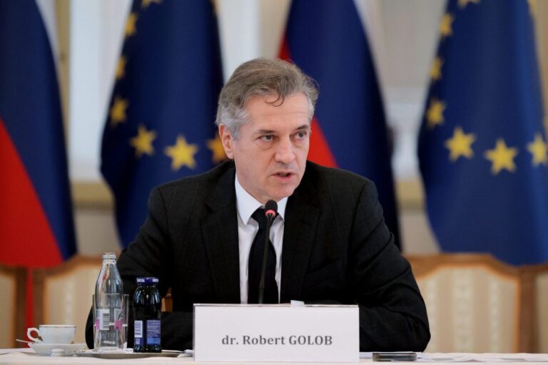 Slovenski premier Robert Golob | FOTO: Daniel Novakovič/STA