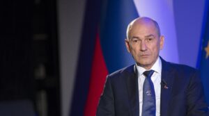 Janez Janša bi začel z delom takoj: SDS s konkretnimi zakoni in spremembami ustave FOTO: STA