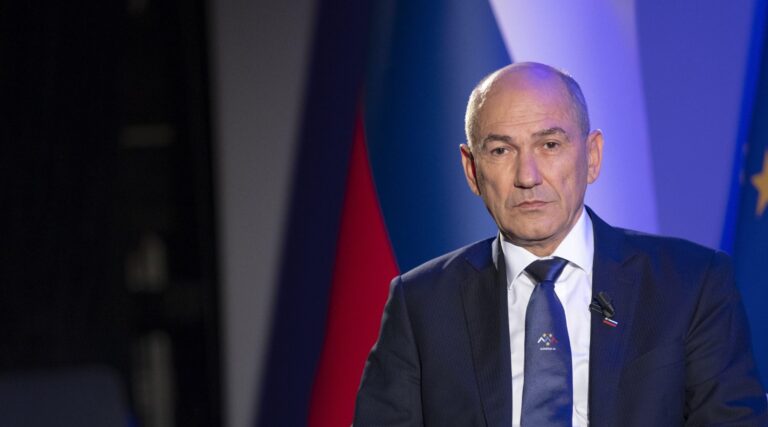 Janez Janša bi začel z delom takoj: SDS s konkretnimi zakoni in spremembami ustave FOTO: STA