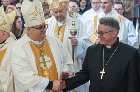 Škofa, katoliški Peter Štumpf in evangeličanski Leon Novak. FOTO: Tamino Petelinšek