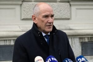 Video govora Janeza Janše. Odločajo še glasovi iz tujine, Janez Janša vztraja pri jasnem in poštenem izidu