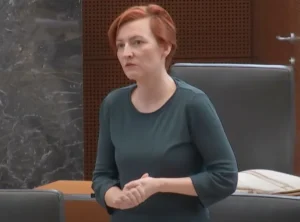 Asta Vrečko je zelo jezna: Cel dan dobivam sporočila, da krožijo fotografije mene in Luko Mesca Asta Vrečko | FOTO: Posnetek zaslona