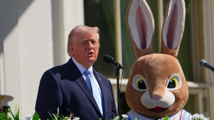 Špekulacije o Trumpovem zdravju se stopnjujejo. Zlovešče modrice in otekla roka kažejo na resno bolezen? Donald Trump | FOTO: Profimedia