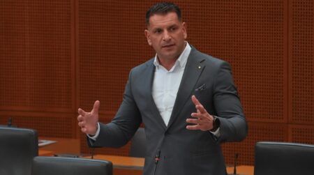 VIDEO: Zoran Stevanović ostro o priseljevanju v Sloveniji: »Država mora najprej poskrbeti za svoje ljudi«