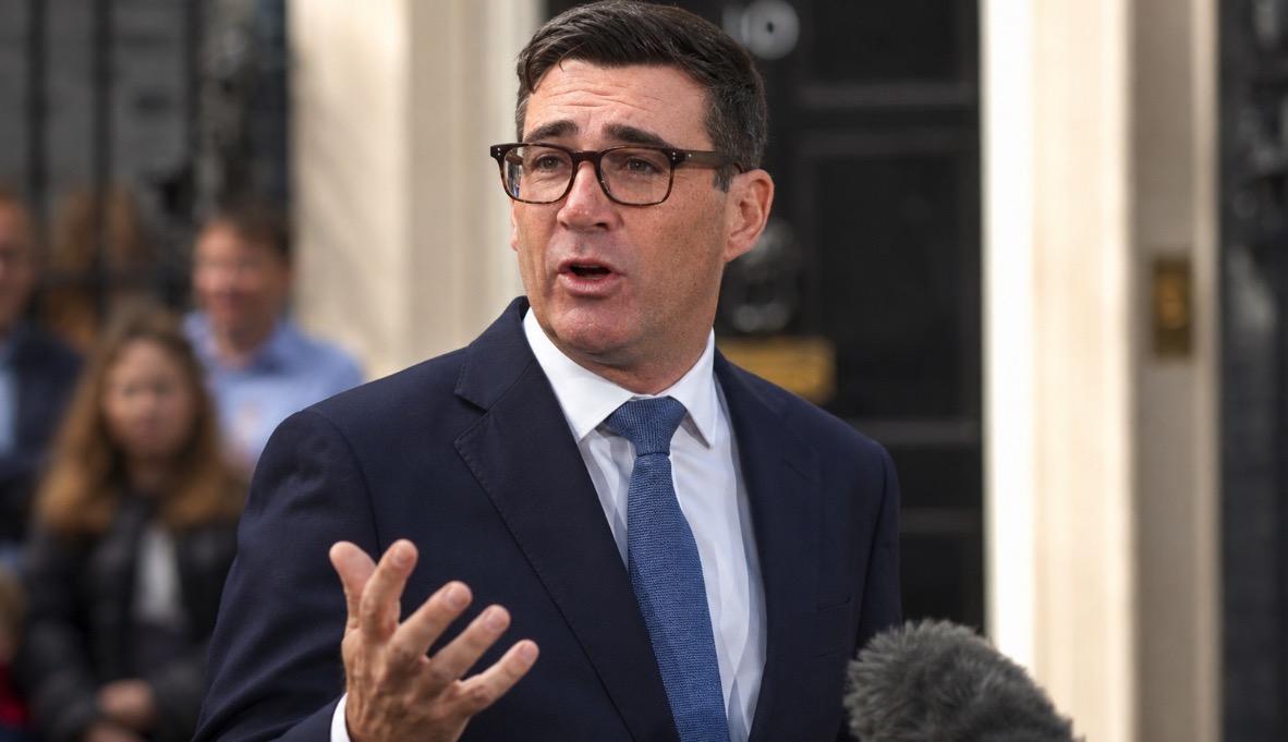 Andy Burnham | FOTO: Pokukaj24.si / DALL·E