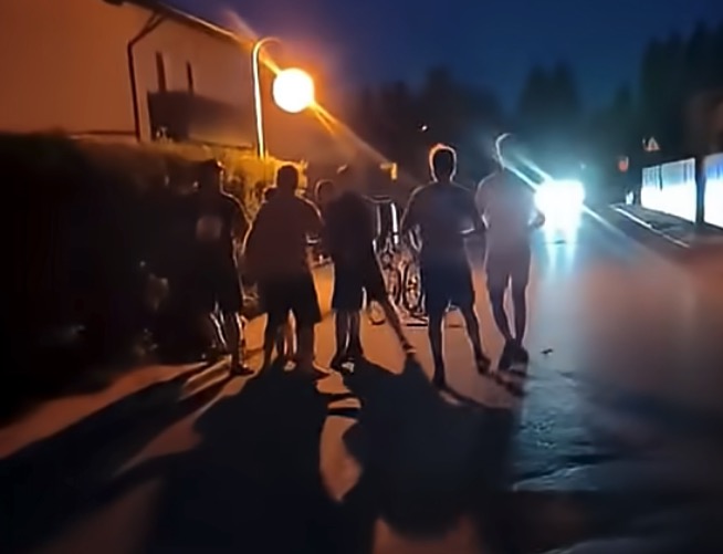 VIDEO in FOTO »V Dupleku narašča zaskrbljenost: mladostniki naj bi že leto dni ustrahovali občane, nekateri se bojijo zapustiti domove«