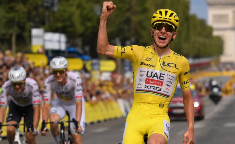 VIDEO in FOTO: Nepremagljivi Tadej Pogačar! Slovenec petič osvojil Tour de France in se zapisal med največje legende vseh časov