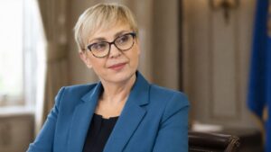 Pirc Musarjeva po nesreči prekinila, oglasila se je proti grdim komentarjem Nataša Pirc Musar | FOTO: Pokukaj24.si / DALL·E