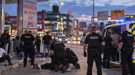 MNOŽIČNI PRETEP V CELJU: Devet tujih državljanov se je sprlo na Mariborski cesti, eden poškodovan z nožem Slika je simbolična | FOTO: Pokukaj24.si / DALL·E