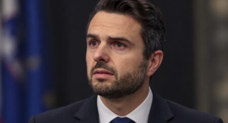 AFERA KNOVS: Evropski parlament Toninu NI priznal poslanske imunitete! Matej Tonin | FOTO: Pokukaj24.si / DALL·E