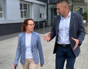 Reberšek jasen: »Če po letu dni ne znaš slovenščine, socialne pomoči NE BO! Pika.«