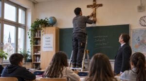 Avstrijci prepovedali naglavne rute in udarili po mizi: Križi se vračajo v učilnice!