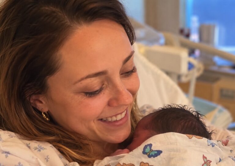 FOTO: Anja Ramšak postala mama – deklici dala zelo redko ime