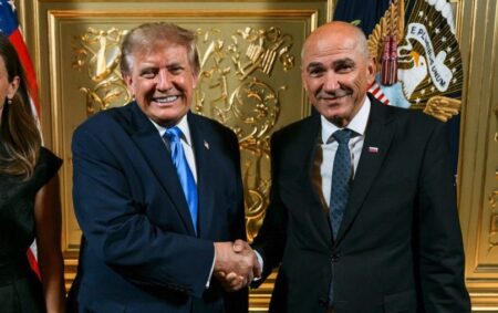 FOTO: Skupna fotografija Janeza Janše in Donalda Trumpa iz New Yorka