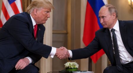 Donald Trump in Vladimir Putin | FOTO: Pokukaj24.si / DALL·E
