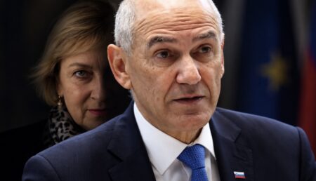 Na politično sceno vstopa mati dveh otrok Janeza Janše – nekdanja partnerka gre v politiko