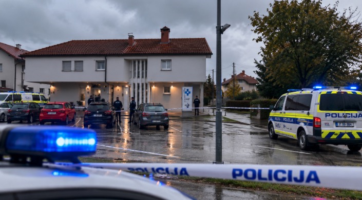 NEURADNO: Poročajo o streljanju v ambulanti pri Ljubljani, podatki o mrtvih ali ranjenih še niso znani